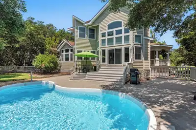 Image de Sunset Sound: Pet Friendly | Private Pool