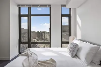 Image de 2 Units | Ballston Haven |Rooftop View & Kitchen | Near Us Marine Corps Memorial