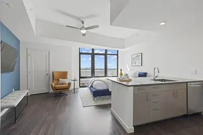 Image de 3 Units | Family Stay In Ballston | Rooftop Pool Access | Walk to Dining Scene