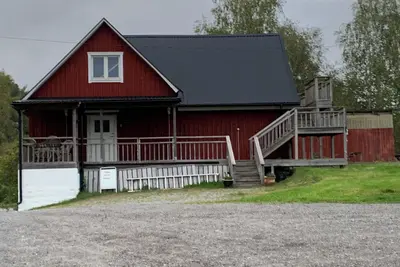 Image de Gårdshus1, live the country only 6 miles from Gothenburg, 5 miles from Ullared and Varberg.