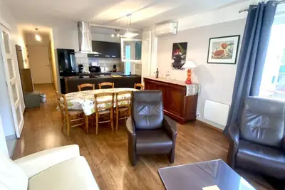 Image de F3 moderne à Amélie-les-Bains avec parking et wifi