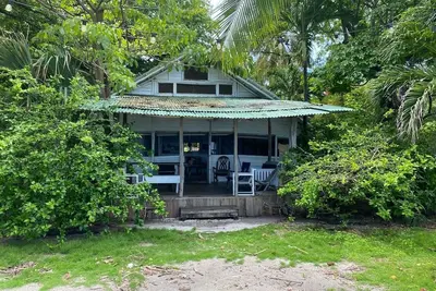 Image de Cabane en bois au bord du Pacifique