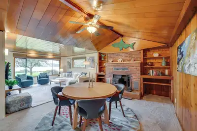 Image de Beach & Bay Access! 5-Acre Whidbey Island Retreat