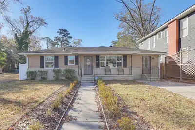 Image de 2 Mi to Downtown Savannah: Dog-Friendly Home!