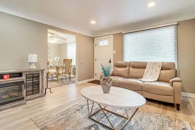 Image de Extended Stay in Metro Detroit: Home w/ Yard!