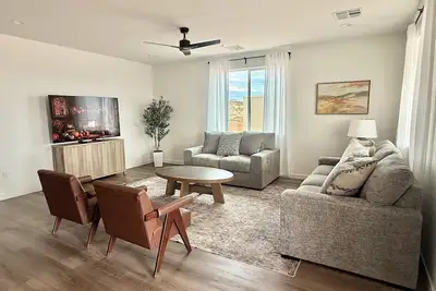 Image de \"Red Mesa Escape\" Relaxing Beautiful Retreat @ Lake Powell Views, National Parks