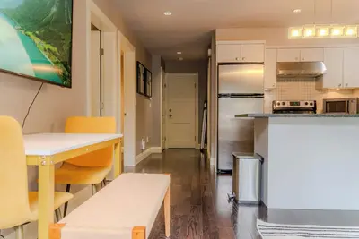 Image de Private Cambie Village Suite min Downtown/Skytrain