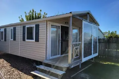 Image de Mobil-home Confort Neuf, 2 chambres, 30 m² avec terrasse couverte et semi-fermée 4 personnes