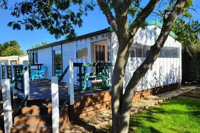 Image de Chalet Grand Confort 2 Chambres 40m2 avec terrasse couverte et fermée 4 personnes