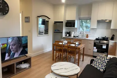 Image de New 2br Garden Suite with Ac and private patio