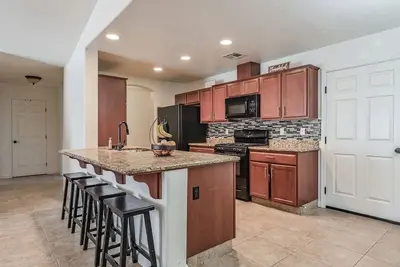 Image de Nice 3-bedroom house with Ac in charming Ridgecrest