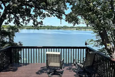 Image de inexpensive lakeside retreat. borders the state bike trailand your private dock