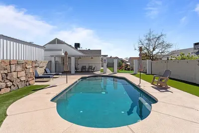 Image de Home Away From Home with Heated Pool!
