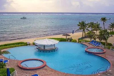 Image de Huge Penthouse at Secluded Resort, 3 Pools, lots of activities