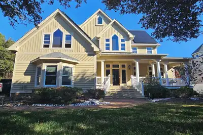 Image de Corolla family house! Pool, games, hot tub, puzzles, and more!