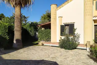 Image de Villa with Garden and Private Parking on the Promenade of Campofelice di Roccella