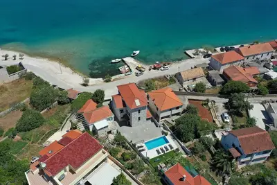 Image de Villa Antini Dvori - Private Pool, Sea Views & Authentic Dalmatian Charm