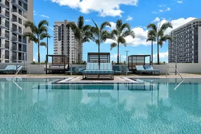 Image de Luxury Condo in Doral with Great Amenities