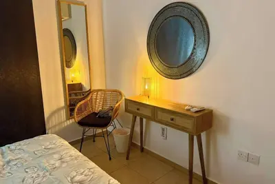 Image de Stylish & Bright Gem ~ Walk to Beach, Patio, Pools