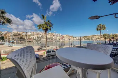 Image de Seafront home with private terrace in Marsascala