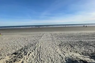 Image de Coastal Escape – Pool & Beach Access!