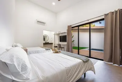 Image de Pinilla Living Studios 5, Seclude bedroom, private pool and deck