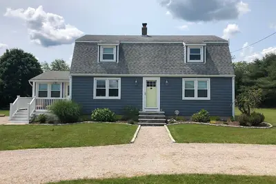 Image de Spacious 5-bedroom house in wonderful Charlestown with Ac & beach pass