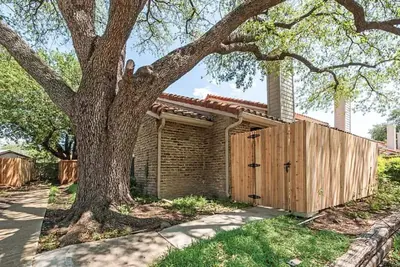 Image de Waterfall Crossing: 1 Br/1. 5ba Condo in Richardson