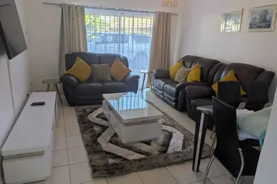 Pristine 3 double beds holiday home, secure complex in Greendale, Harare.