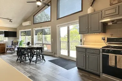 Image de Renovated 3br Rental in Bass Harbor! [High Deck]