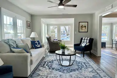 Image de Lovely 2-bedroom waterfront cottage in charming Wittman