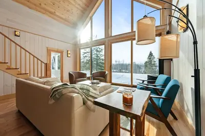 Image de The Birches on Marbles Way | Snowmobile Access | Waterfront Access