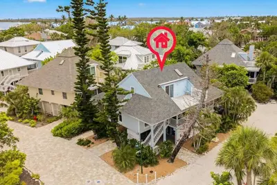 Image de Charming 3 bedroom cottage in gorgeous Captiva  pool, beach, pickle ball, Tennis