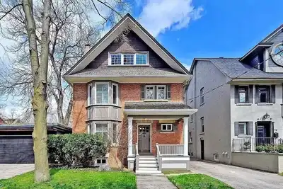 Image de Prestigious Rosedale Neighbourhood 4 Br Home