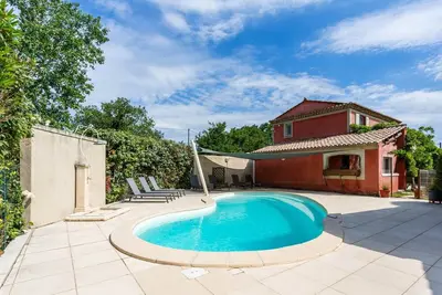 Image de le gîte rouge des gîtes de  Bel-Air en Luberon