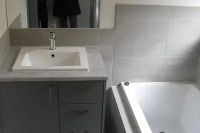 Image de Modern Geelong Unit (orange)