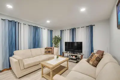 Image de 1 Mi to Rock Riverfront: Family-Friendly Retreat!