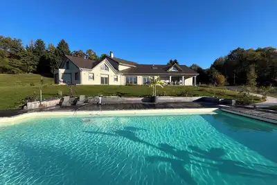 Image de Villa Pmr avec grande piscine chauffée de mai à octobre sur côteau ensoleillé