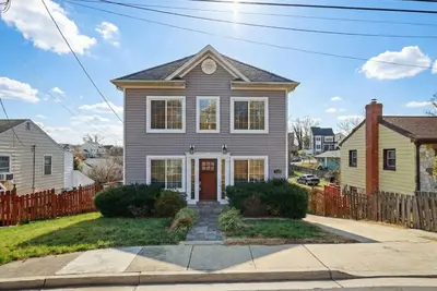 Image de Spacious 5 Bedroom Home in Beautiful Arlington Neighborhood, Just 10 Minutes 2 Dc