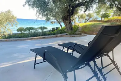 Image de Seafront Stone House Just 15m from the Beach