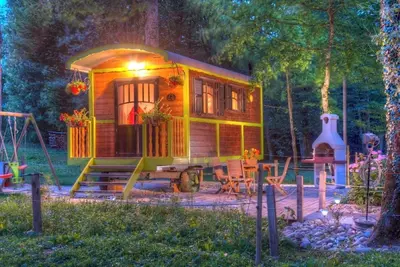 Image de Roulotte des Greppes, entre les lacs d'Annecy et Aix les Bains.