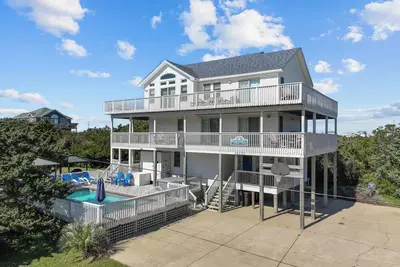 Image de Southern Breeze: Private Heated Pool | Hot Tub | Rec Room