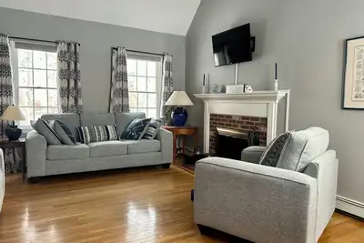 Image de Dog-Friendly Brewster Home with Deeded Pond Access, Sleeps 7
