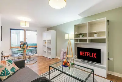 Image de Central 1br Full Bath near Farringdon for 4