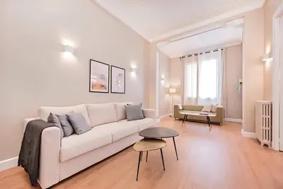 Image de Acomodis Apartments - Comfy 15-Bedroom GroupFlat in L’Eixample up to 27 people!