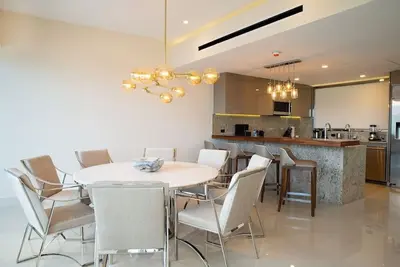 Image de Garza Blanca Cancun Luxury 3 bed 5 bath loft, jacuzzi rooftop, Butler, sleeps 8!