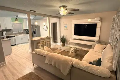 Image de Dunedin Palm Retreat •1 Mile to Downtown Dunedin •Walk to Pinellas Trail & Beach