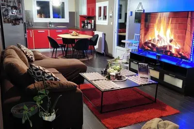 Image de \"La Cachette\"\nMaison de 80 m2 avec jardin \n3 chambres \n1 sdb\n1 à 6 personnes