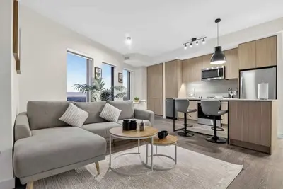 Image de Gym, Pool Table, Rooftop Patio, Walk to Rogers