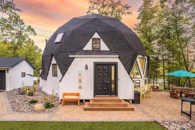 Image de The Dome Home on Lake Holcombe!